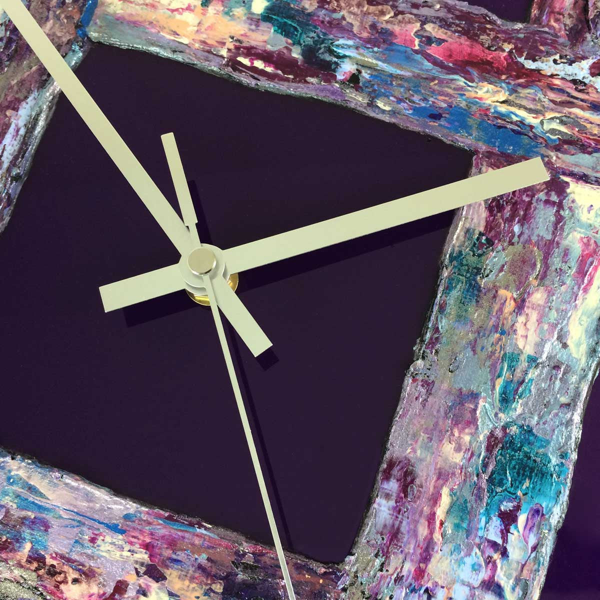 Round 30cm abstract wall clock on purple plexiglass - JLH30ROU3